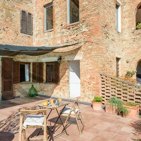 Val D'orcia Con Balcone Panoramico 6' Posti Letto アパート *